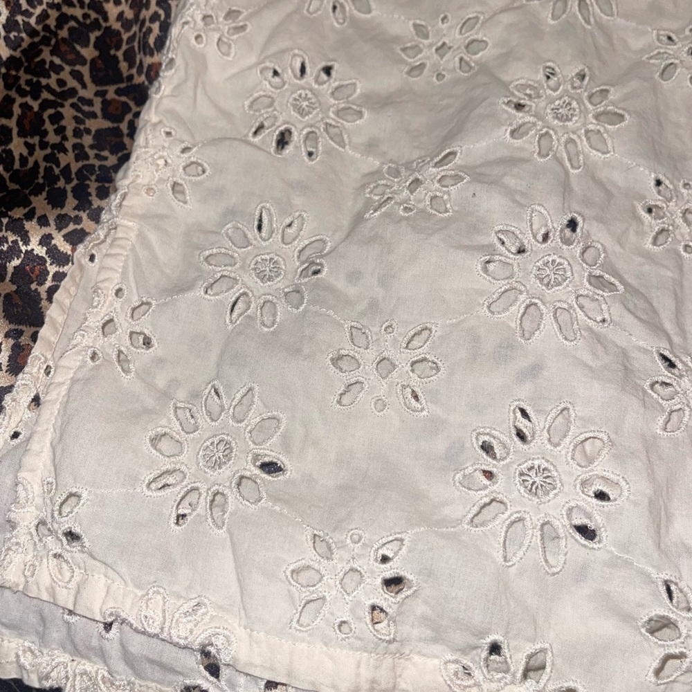 American Eagle Button Down Cream Floral Shirt - Picture 6 of 11